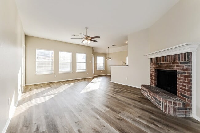 Building Photo - 1326 Misty Dr