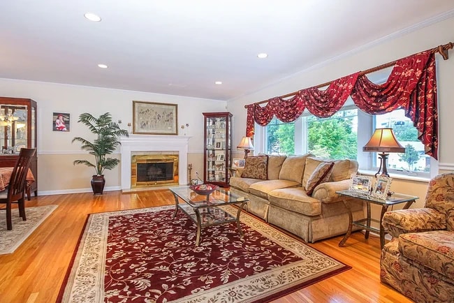 Photo - 21 Maplemoor Ln (White Plains, NY) House