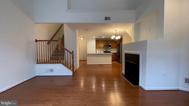 Foto del edificio - 6076 Wicker Ln