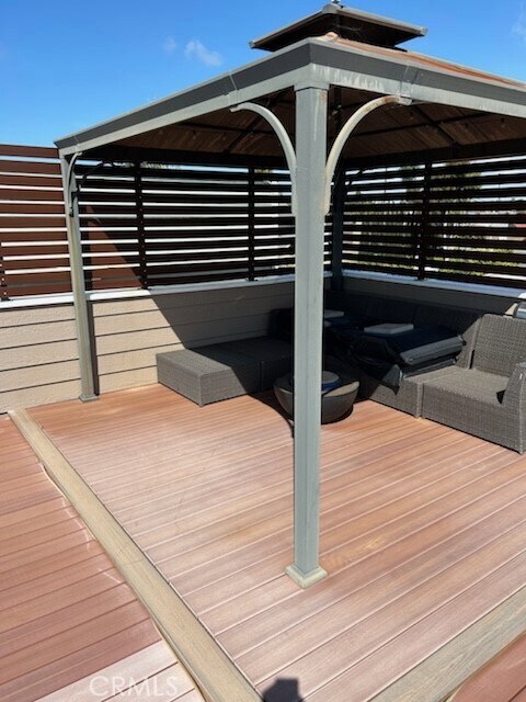 Foto del edificio - 709 Oceanhill Dr