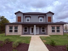 Building Photo - 401 S 29th St
