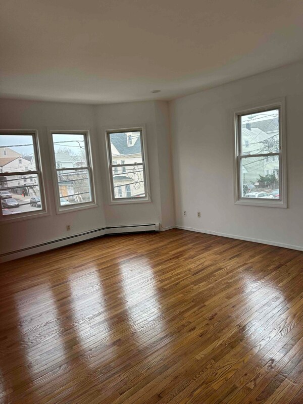 Building Photo - 81 Paterson Ave