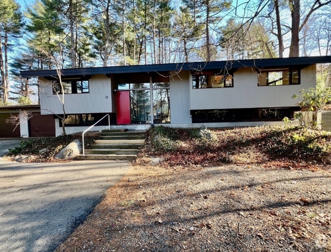 Building Photo - 12 White Pine Ln
