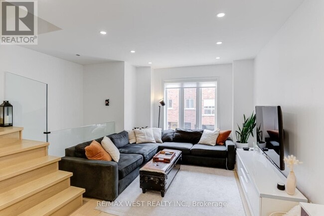 Building Photo - 12 Grogan Mews