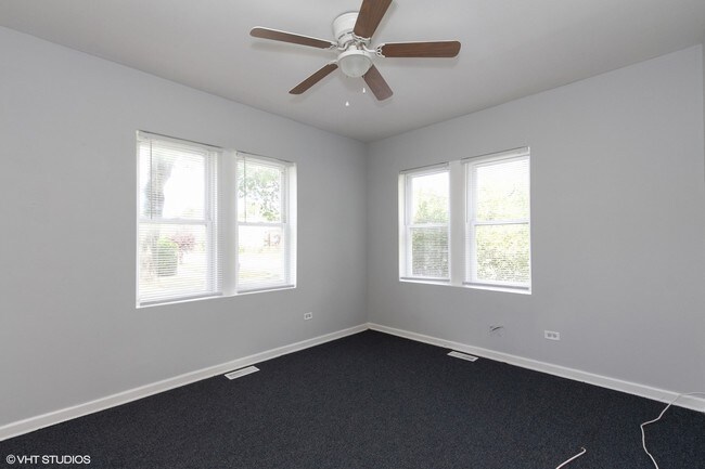 Building Photo - 1637 W 73rd St