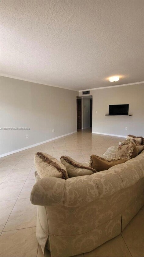 Foto del edificio - 5199 NW 7th St