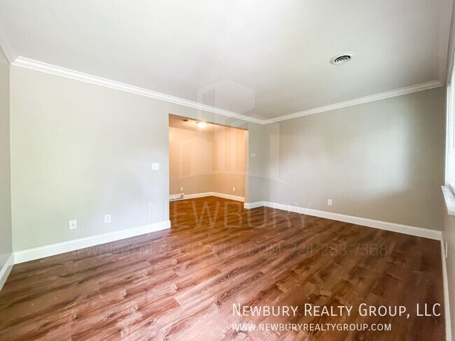 Building Photo - Quaint 1 Bedroom Ranch Style Apartment wit...