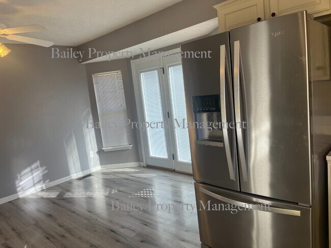 Foto del edificio - 319 Holly Marie Dr