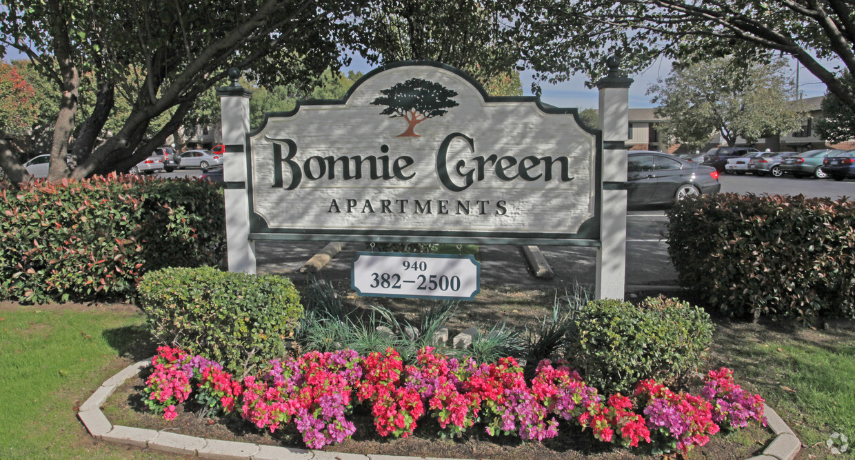 Primary Photo - Bonnie Green Apartments