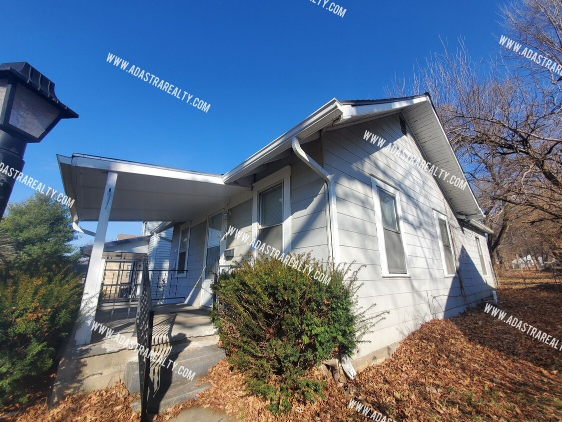 Primary Photo - Charming 2 Bedroom Bungalow in WALDO-Avail...
