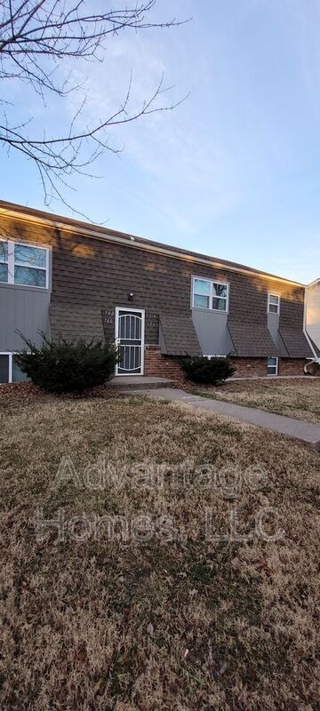 Primary Photo - 704 N 70th St