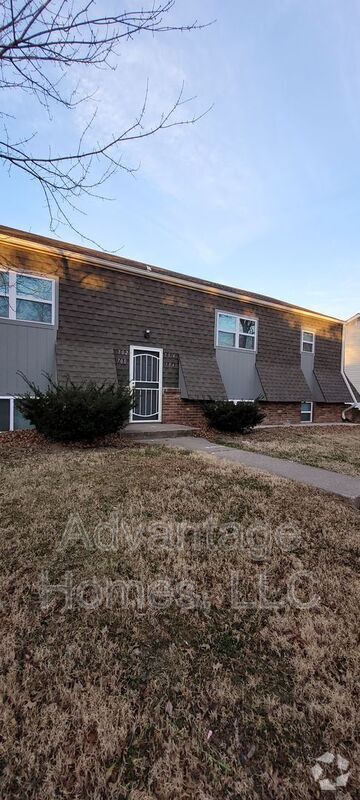 Building Photo - 704 N 70th St