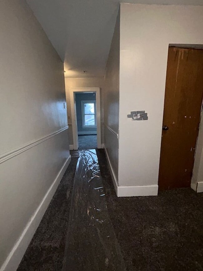 Foto del edificio - Huge house coming soon!