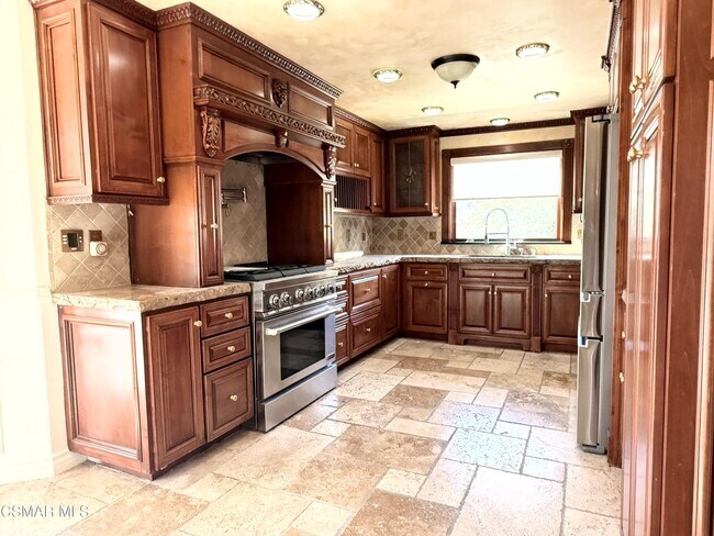 Building Photo - 29608 Lazy Oak Pl
