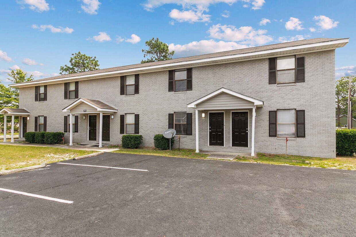 Elizabeth Street Townhomes 310 Elizabeth St Spring Lake, NC