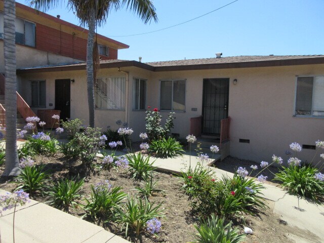 Building Exterior - 3338 W 85th St