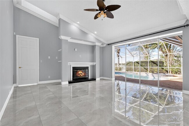 Foto del edificio - 6719 Fairway Cove Dr