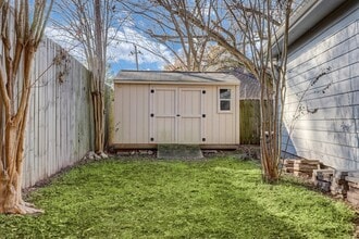 Building Photo - 7206 Bayou Woods Dr