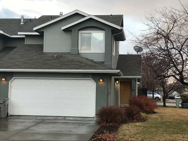 Two car garage - 1406 W Wright St