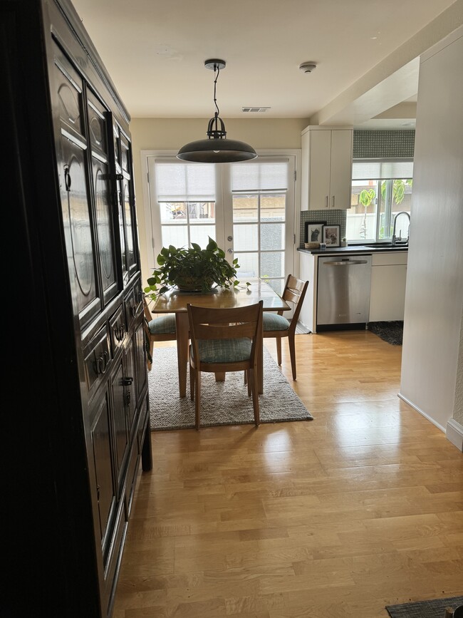 dining room - 912 Monterey Blvd