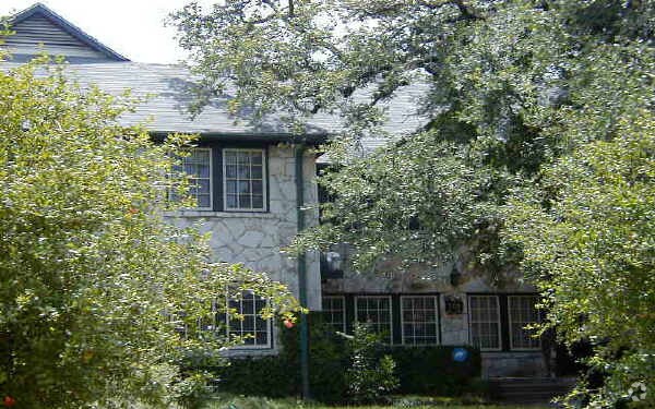 Primary Photo - 308 E Rosewood Ave