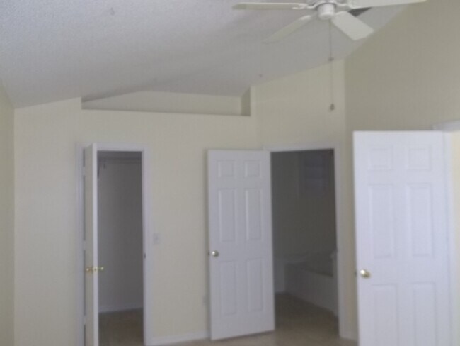 DORMITORIO PRINCIPAL - 5422 NW Crista St