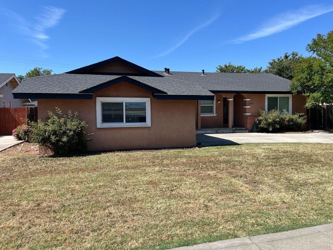 Primary Photo - Charming 3-Bedroom Home in Prime Stockton ...