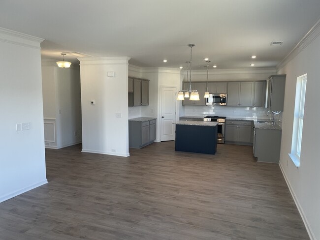 Building Photo - 291 Forrest Dr