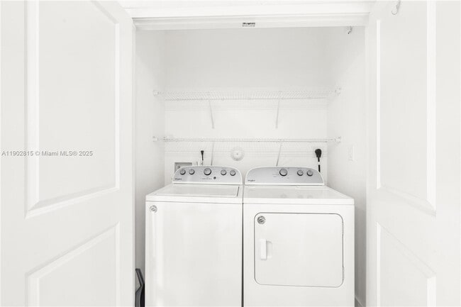 Building Photo - 444 NE 5th St