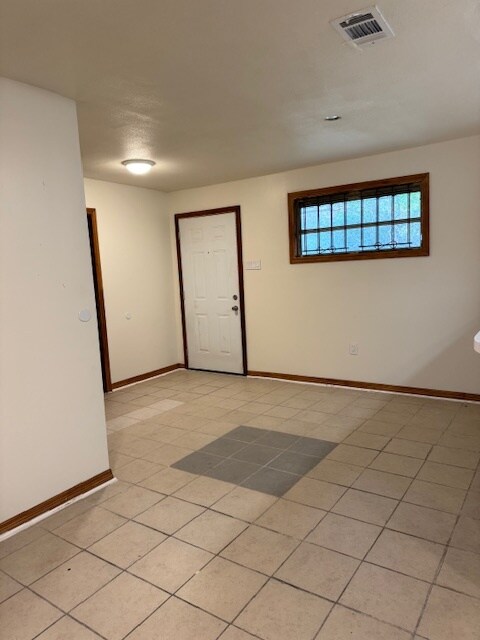 Foto del edificio - 6015 Doulton Dr