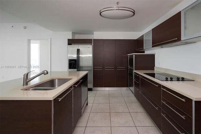 Foto del edificio - 1900 N Bayshore Dr