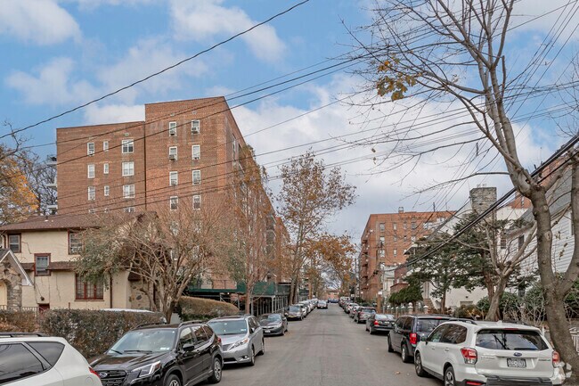 Contexto - 3299 Cambridge Ave