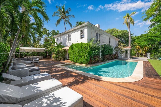 Building Photo - 140 N Hibiscus Dr