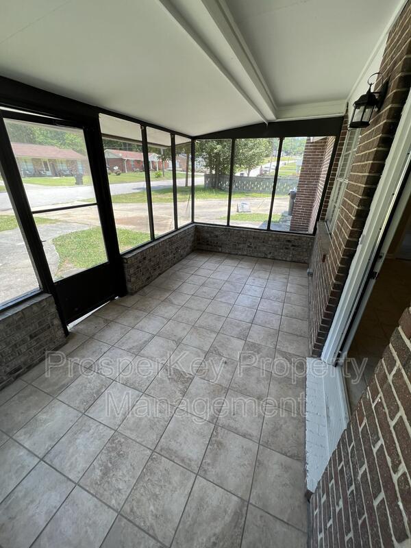 Foto del edificio - 615 Buford Dr