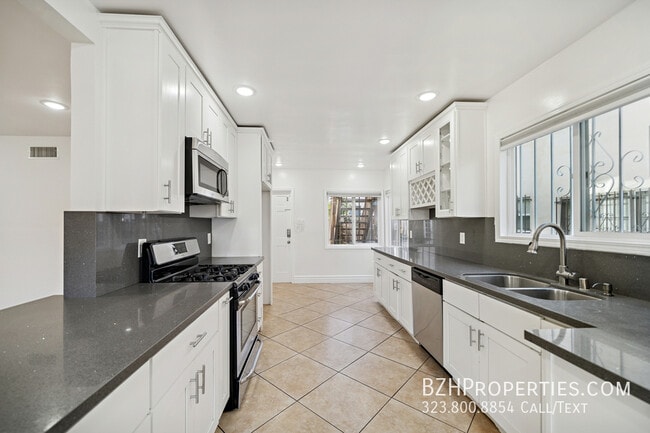 Foto del edificio - 112 S Detroit St