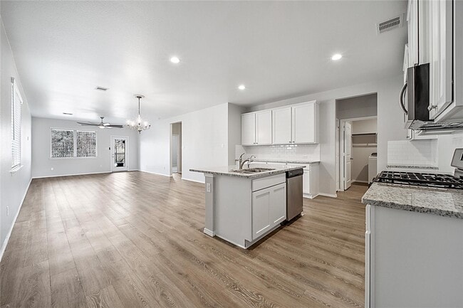 Foto del edificio - 9295 Inland Leather Ln