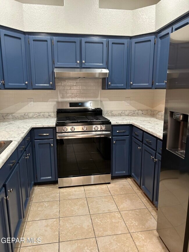 Building Photo - 7572 Le Conte Dr