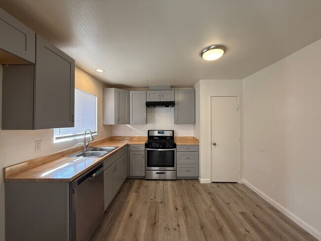 Foto del edificio - Palmdale 2 Bedroom