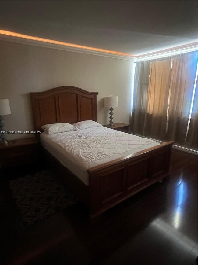 Foto del edificio - 1825 S Ocean Dr