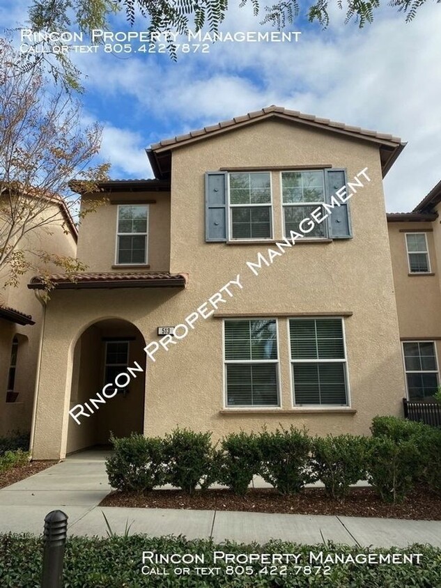 Primary Photo - *Riverpark Townhome* 3 Bedrooms, 2.5 Baths