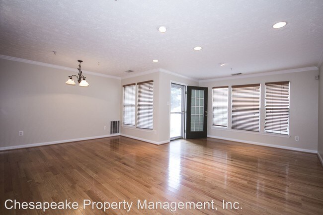 Foto del edificio - 3038 Hunting Ridge Dr