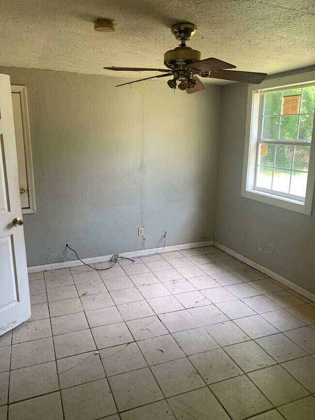 Foto del edificio - 1702 Malcolm St