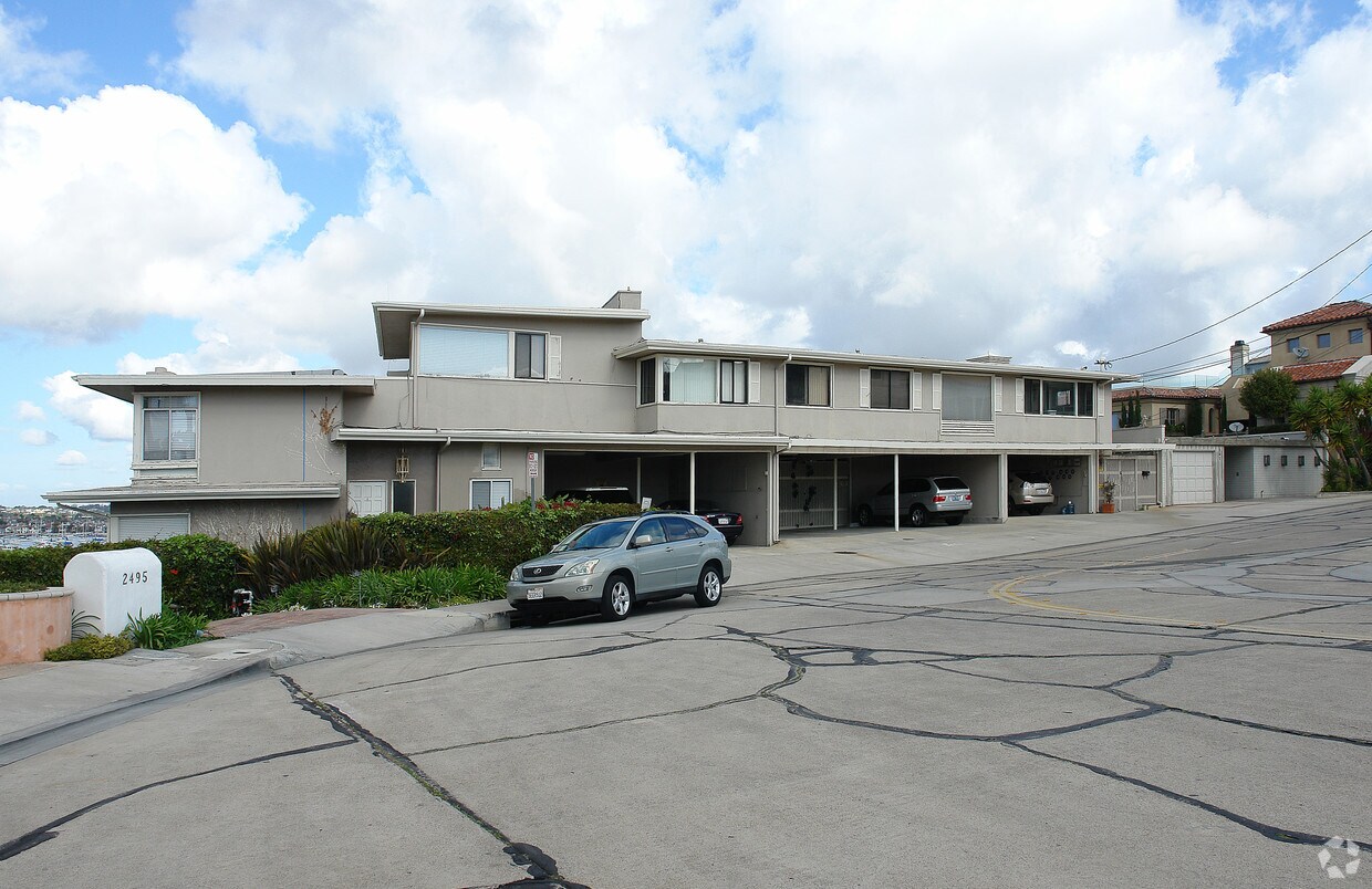 205207 Carnation Ave, Corona Del Mar, CA 92625 Apartments in Corona