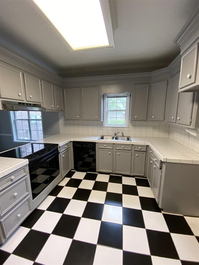 Building Photo - 157 Trace Ridge Dr