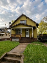 Building Photo - 1156 E Losey St