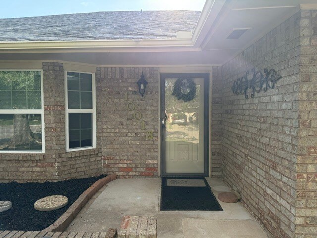 Building Photo - 10013 Carnie Cir