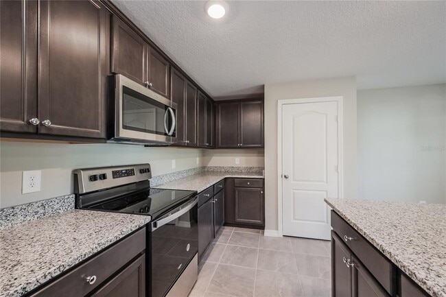 Foto del edificio - 1662 Redfin Dr