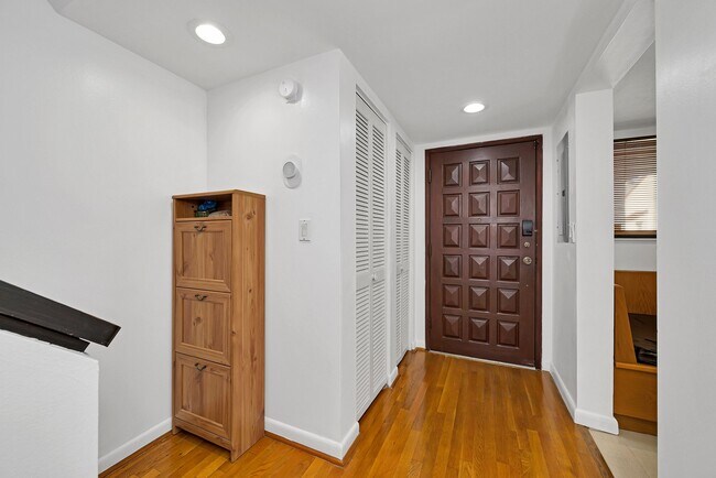 Building Photo - 2600 Cardena St