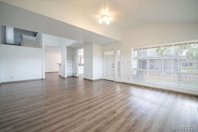 Foto del edificio - $3,900 / 3br - 1868ft2 - 3900.00 | 3BD/2.5...