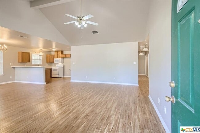 Building Photo - 271 W Nacogdoches St